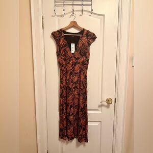 BRAND NEW (w tags) Size S, Dynamite Black and Orange Paisley V-Neck Mid Dress
